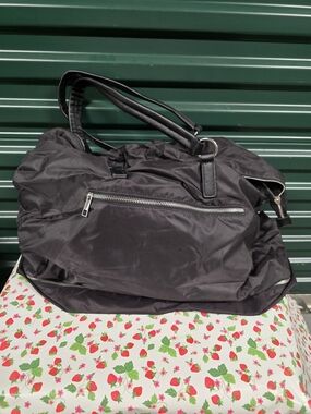 Black Women's Weekender Bag with Exterior Zipper Pocket
